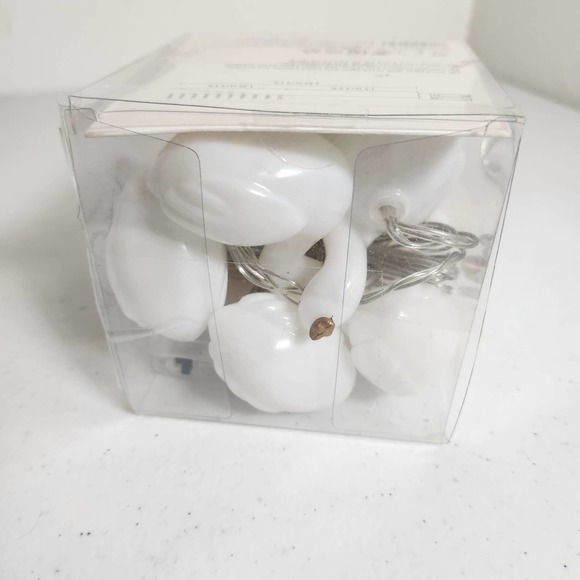 Ikea Lyskaede 10 Led Lights String Lights Swans with Gold Crowns Sealed Red Beak - Picture 9 of 15